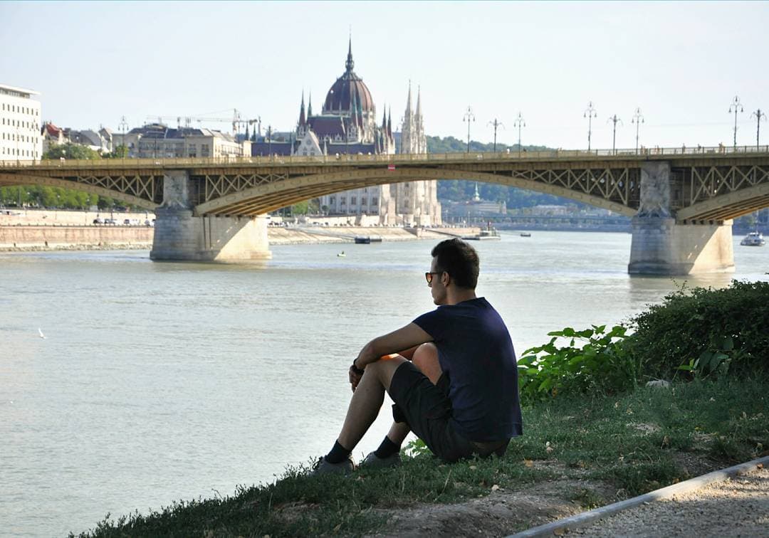 غرق در اعماق تاریخ غرق در اعماق تاریخ